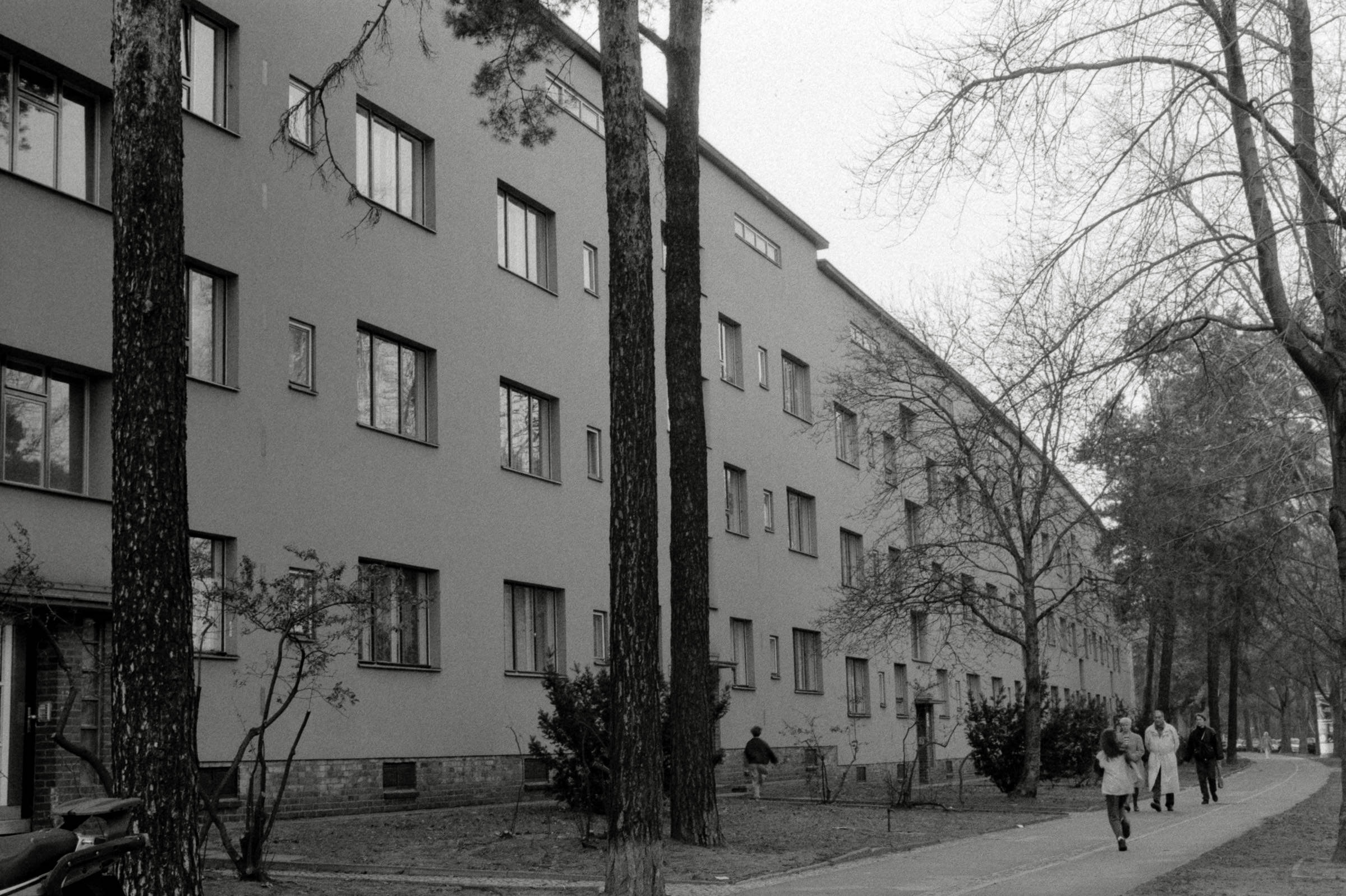 AHP F1993 03 007 sc240902 img35 NLP